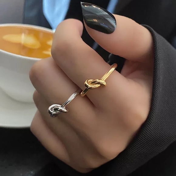 NEW 925 STERLING SILVER KNOTTED ADJUSTABLE RING, CUTE RING, SHINY RING. - Picture 4 of 5